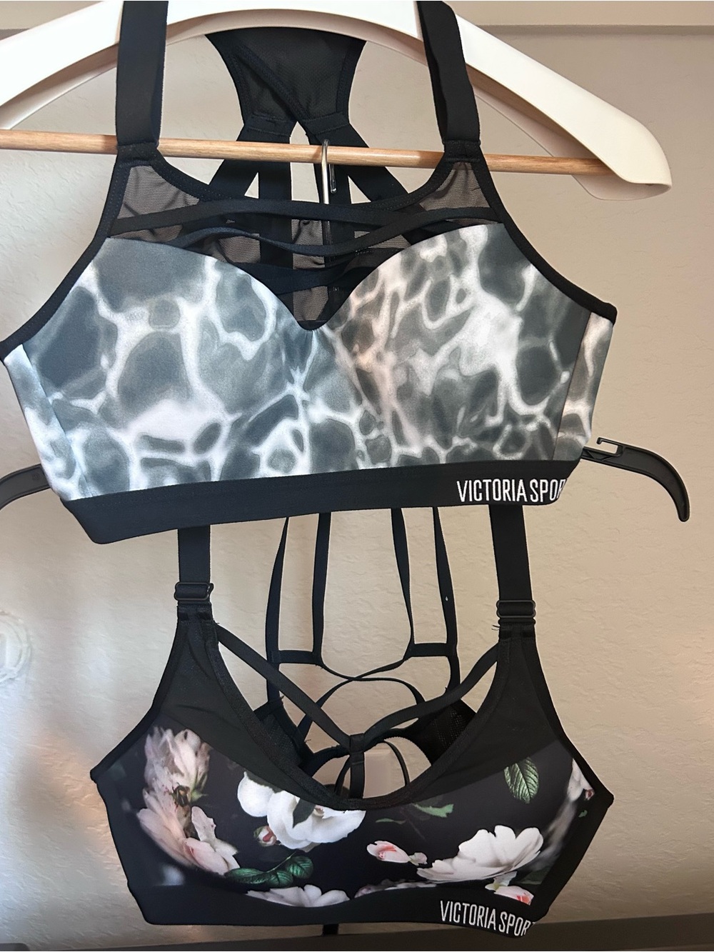 Victoria's Secret Sport Black & Gray Marble and Floral Sports Bra Set